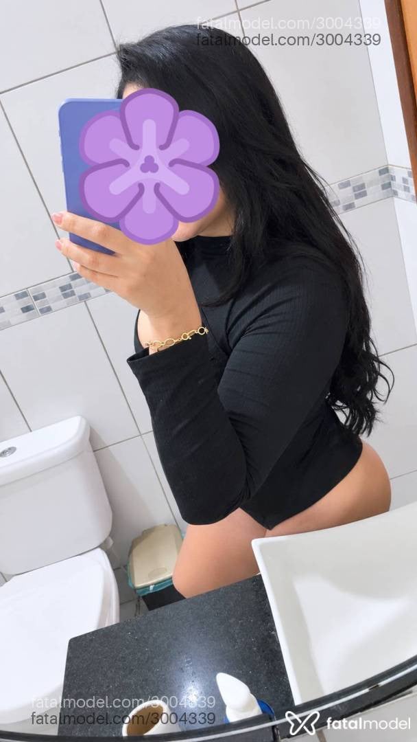 Acompanhante mulher morena (o) de olhos pretos - Melina Fontineli
