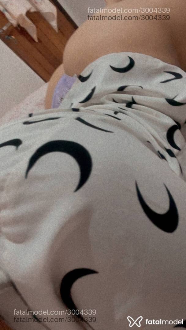 Acompanhante mulher morena (o) de olhos pretos - Melina