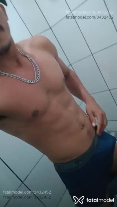 Acompanhante homem com cabelo castanho de olhos pretos - Josiel Acompanhante homem com cabelo castanho de olhos pretos - Josiel