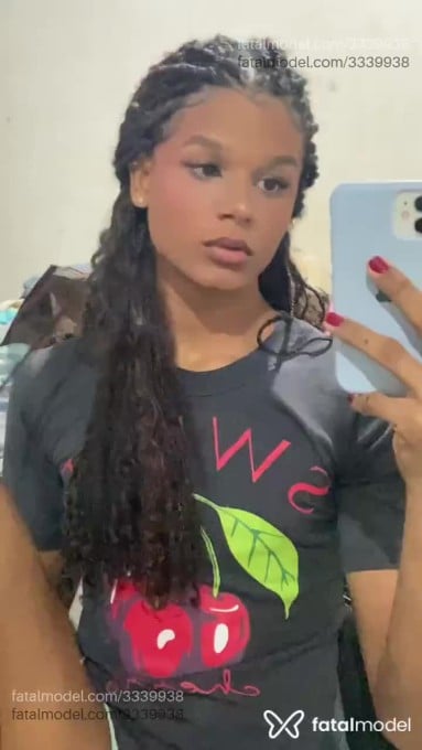 Acompanhante mulher trans com cabelo castanho de olhos castanhos em Salvador Acompanhante mulher trans com cabelo castanho de olhos castanhos em Salvador - Kiara