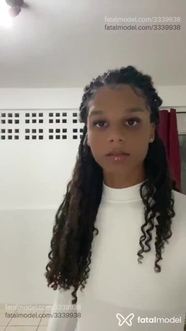 Acompanhante mulher trans com cabelo castanho de olhos castanhos em Salvador Acompanhante mulher trans com cabelo castanho de olhos castanhos em Salvador - Kiara