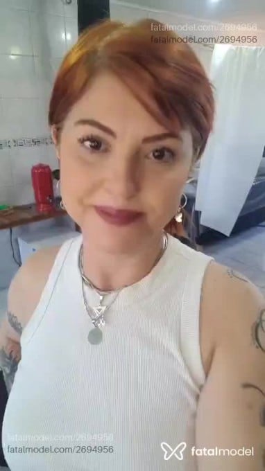 Acompanhante mulher ruiva (o) de olhos castanhos em São Paulo Acompanhante mulher ruiva (o) de olhos castanhos em São Paulo - Marina Ruivosa