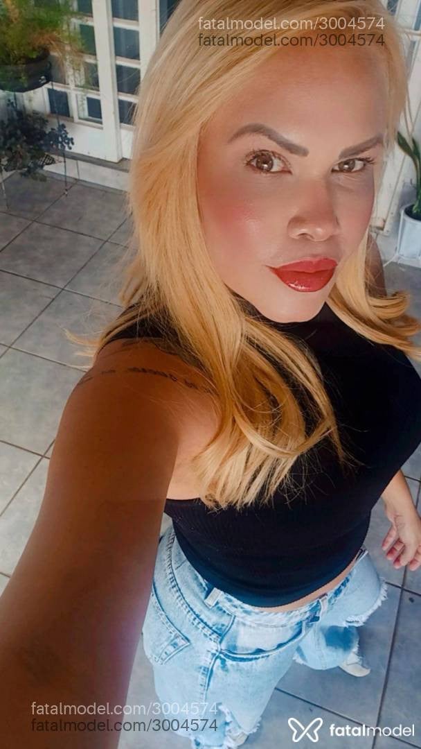 Acompanhante mulher loira (o) de olhos verdes - Luana