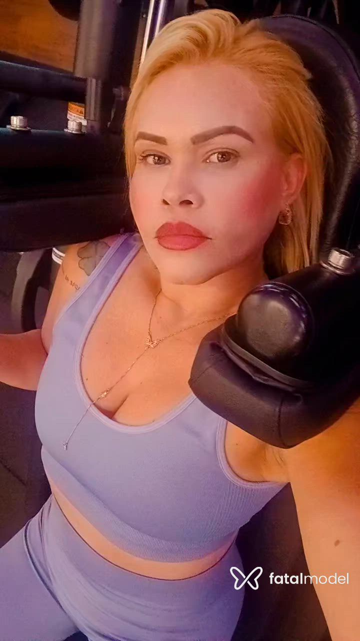 Acompanhante mulher loira (o) de olhos verdes - Luana