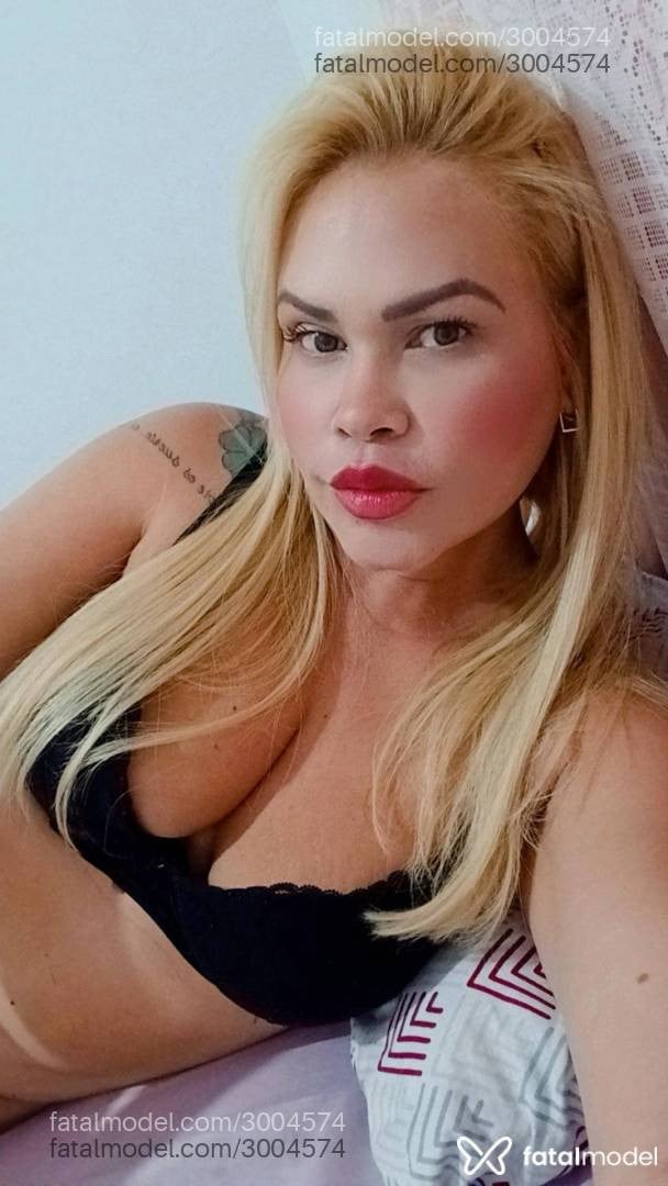 Acompanhante mulher loira (o) de olhos verdes - Luana