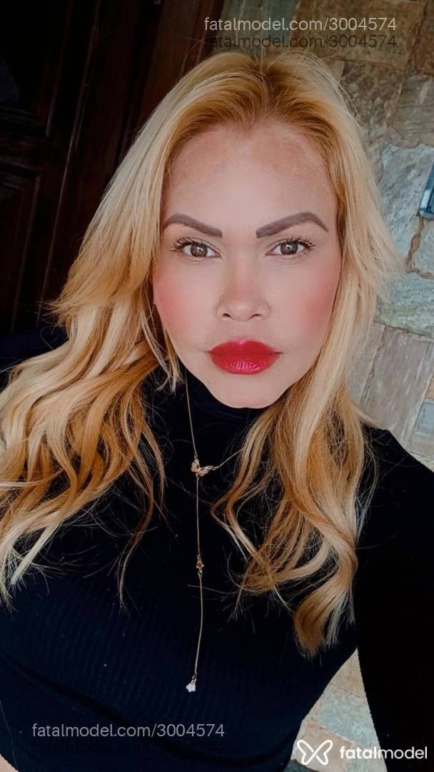 Acompanhante mulher loira (o) de olhos verdes - Luana