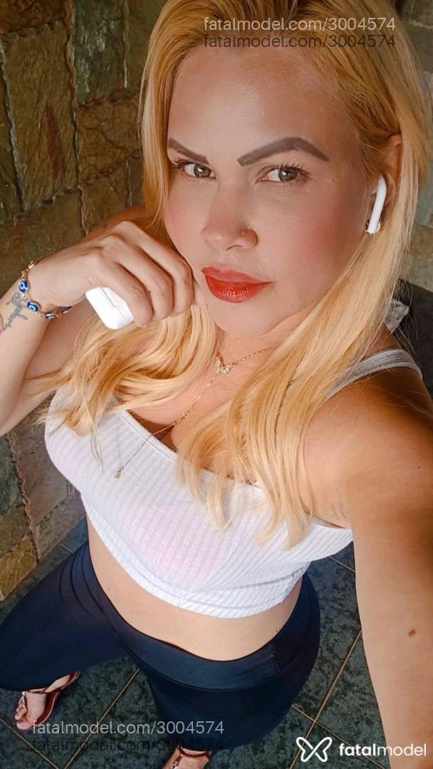 Acompanhante mulher loira (o) de olhos verdes - Luana