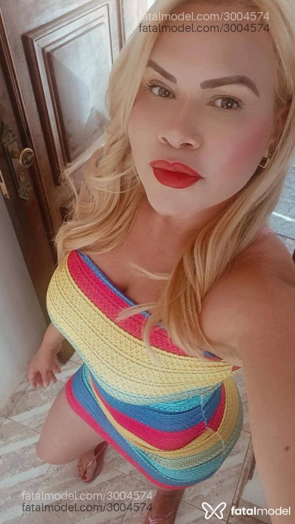 Acompanhante mulher loira (o) de olhos verdes - Luana