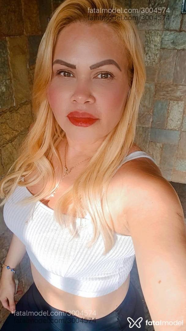 Acompanhante mulher loira (o) de olhos verdes - Luana