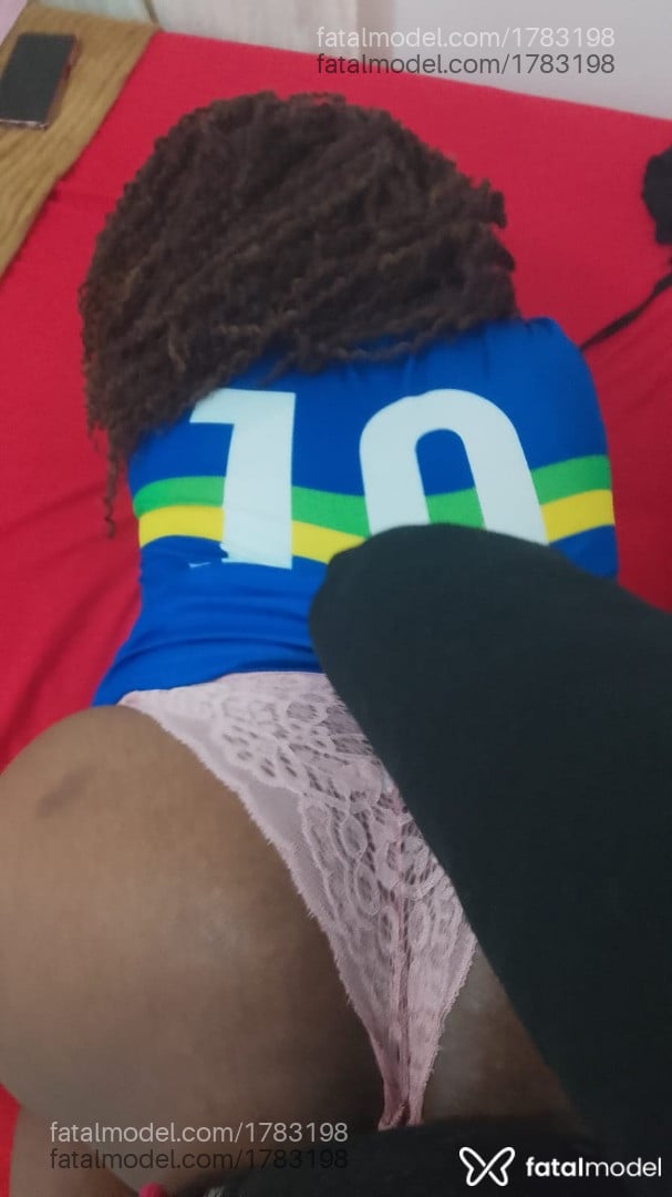 Acompanhante mulher com cabelo castanho de olhos pretos em Petrópolis - Drielly Alcântara