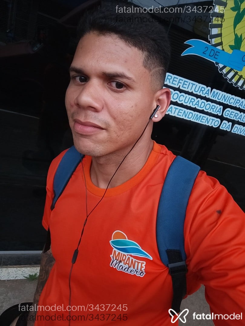 Acompanhante homem com cabelo grisalho de olhos castanhos em Porto Velho - Railson