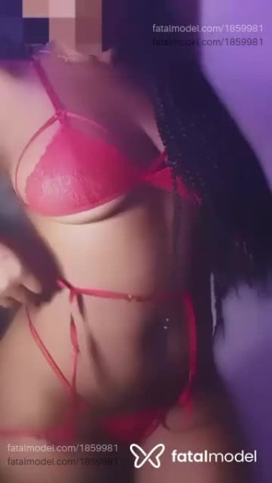 Acompanhante mulher morena (o) de olhos castanhos - Bianca Acompanhante mulher morena (o) de olhos castanhos - Bianca