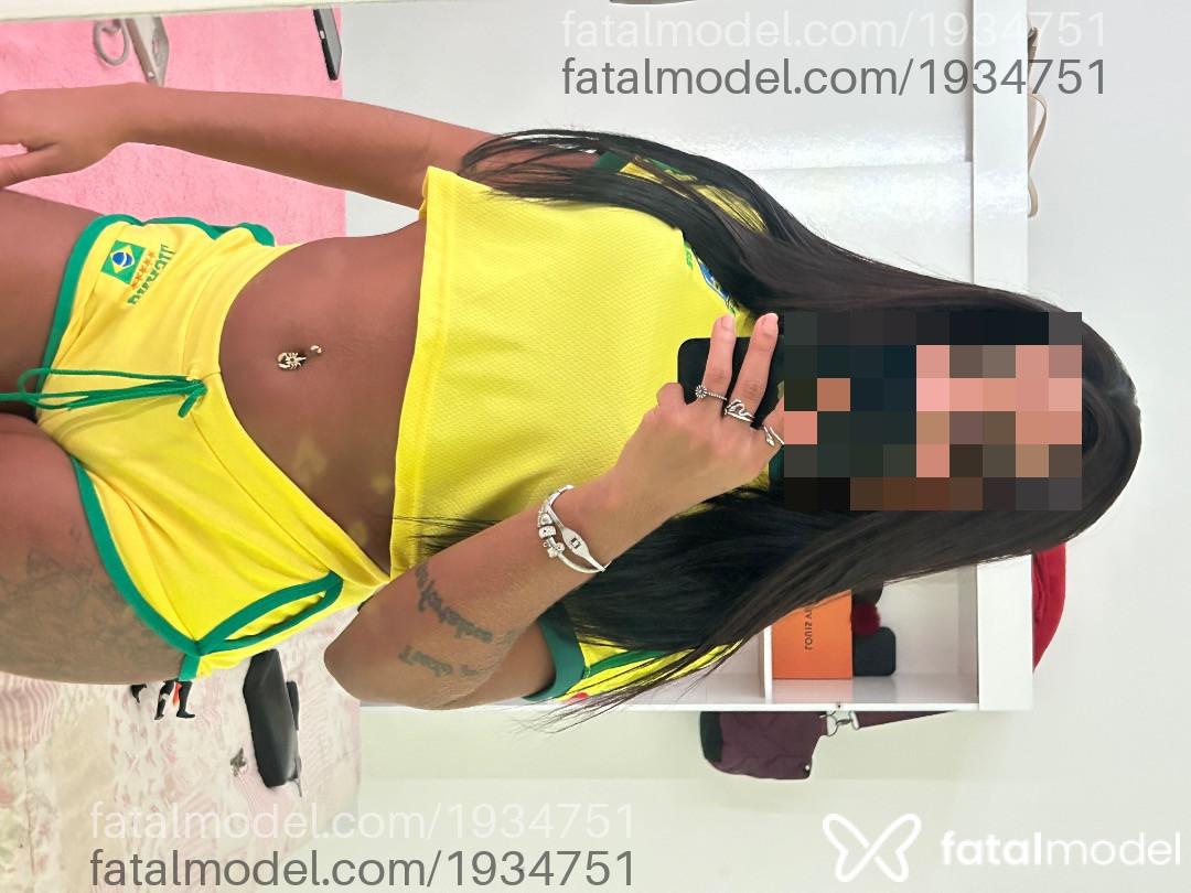 Acompanhante mulher morena (o) de olhos pretos - Inaê Acompanhante mulher morena (o) de olhos pretos - Inaê