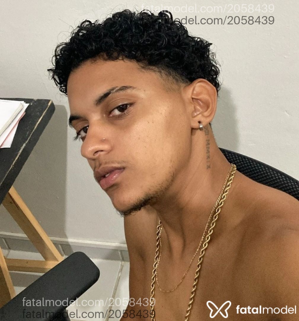 Acompanhante homem trans morena (o) de olhos castanhos em João Pessoa - Ravi