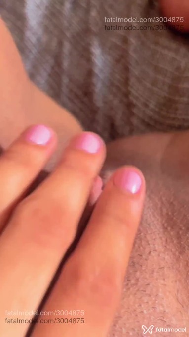 Acompanhante mulher morena (o) de olhos castanhos em Maringá - Cléo