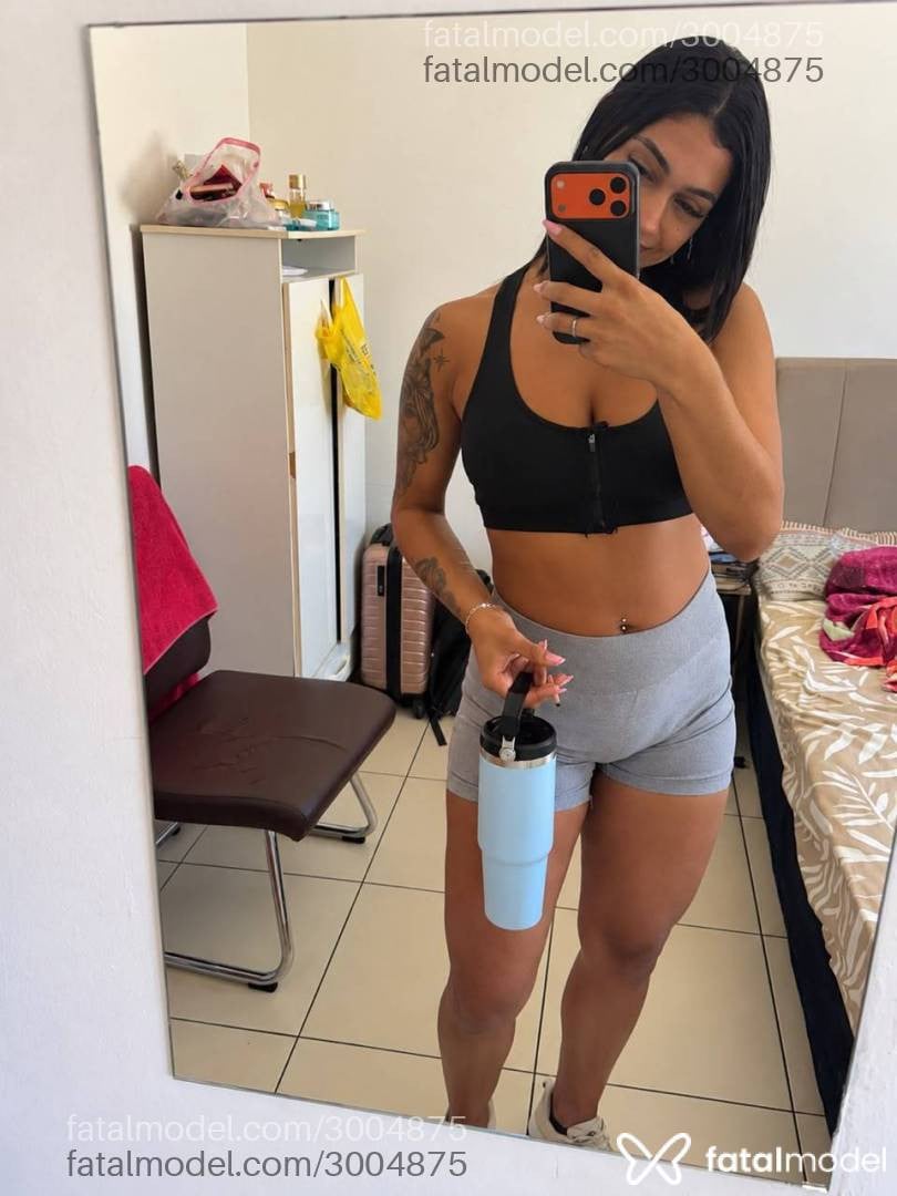 Acompanhante mulher morena (o) de olhos castanhos - Cléo