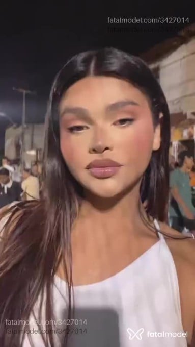 Acompanhante mulher trans morena (o) de olhos castanhos em São Paulo - Laura Cavalcante