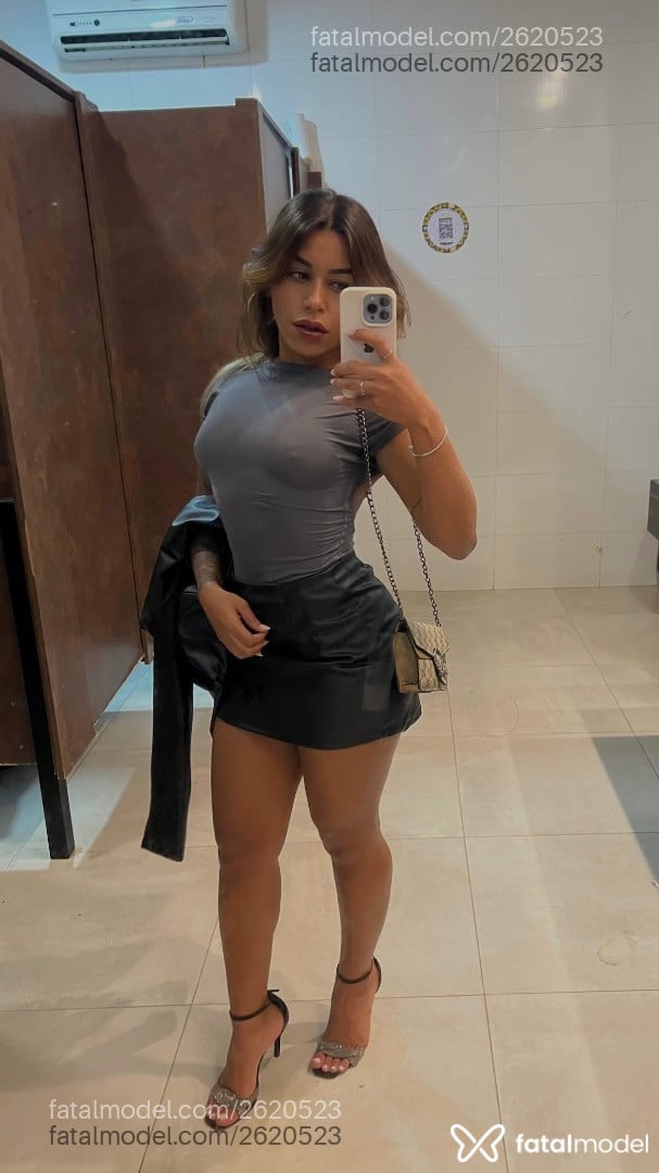 Acompanhante mulher com cabelo castanho de olhos mel em Guarantã do Norte Acompanhante mulher com cabelo castanho de olhos mel em Guarantã do Norte - Lunna