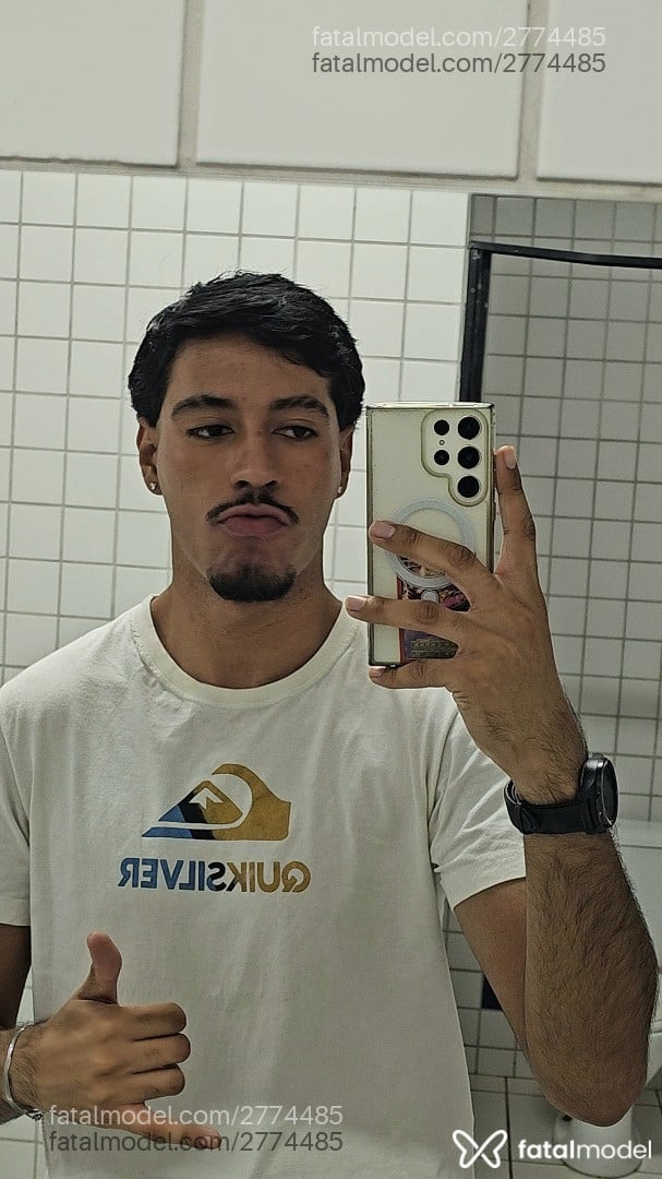 Acompanhante homem morena (o) de olhos castanhos - Filipe