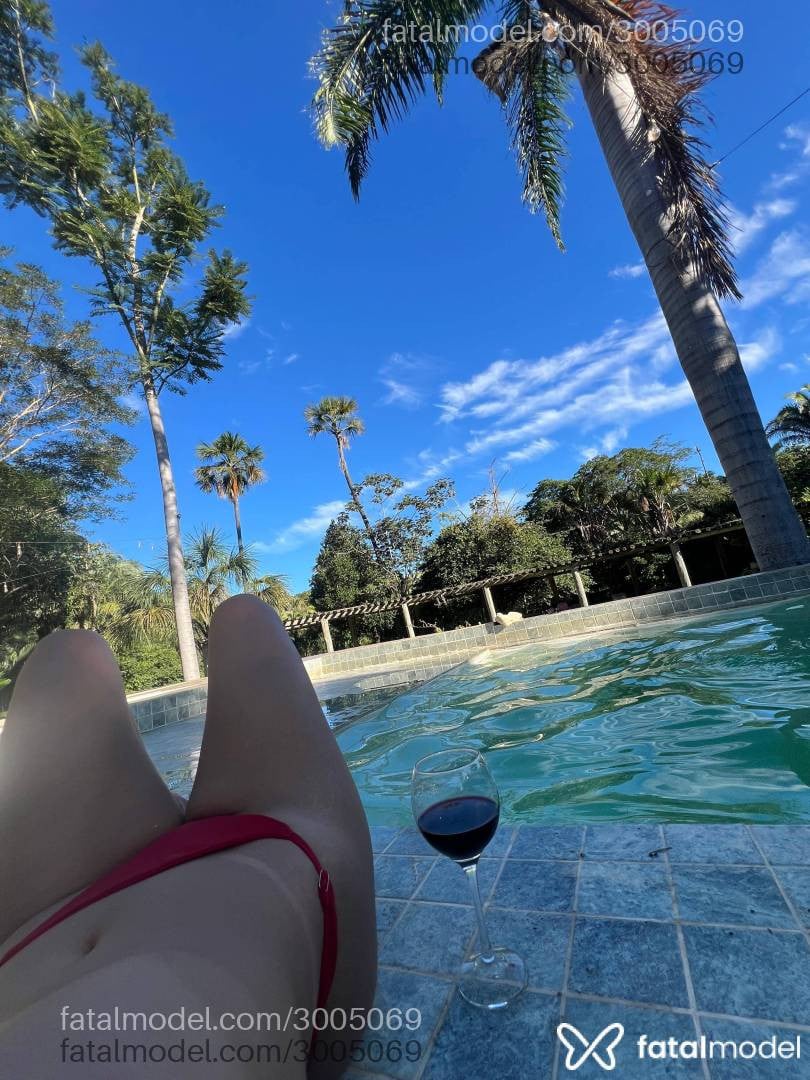 Acompanhante mulher com cabelo castanho de olhos castanhos em Barreiras - Júlia