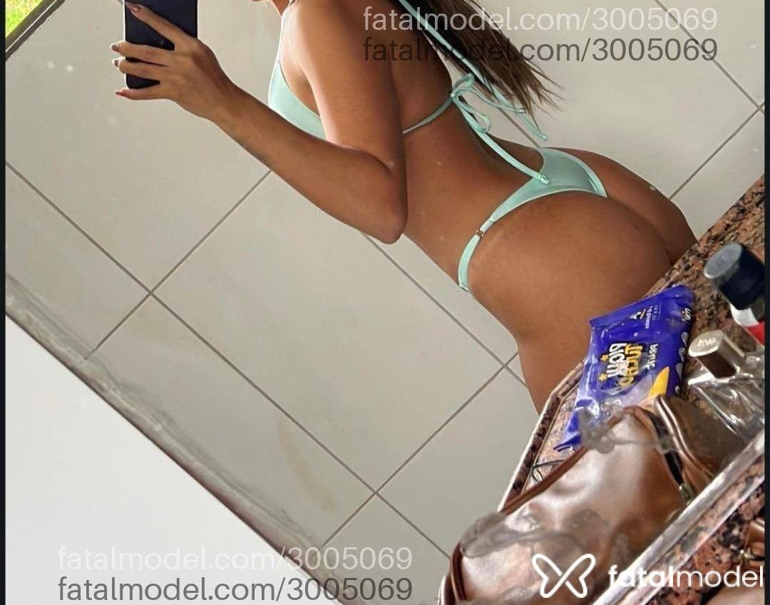 Acompanhante mulher com cabelo castanho de olhos castanhos em Barreiras - Júlia