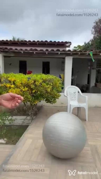 Acompanhante mulher morena (o) de olhos pretos - Catarina