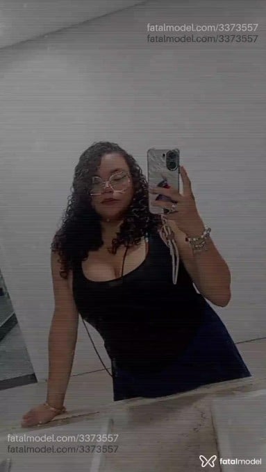 Acompanhante mulher com cabelo castanho de olhos castanhos - Gabriella
