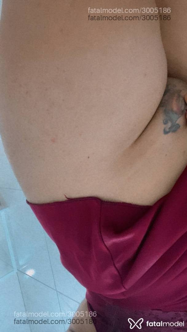 Acompanhante mulher com cabelo castanho de olhos castanhos em Indaial - Luana