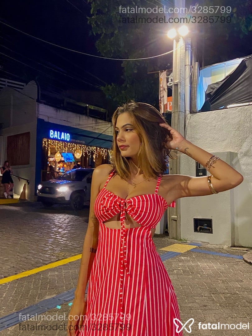 Acompanhante mulher com cabelo castanho de olhos castanhos - Julia
