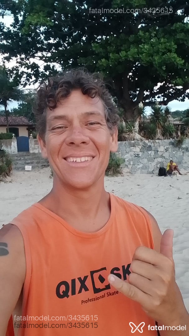 Acompanhante homem ruiva (o) de olhos azuis em Armação dos Búzios Acompanhante homem ruiva (o) de olhos azuis em Armação dos Búzios - Yazid