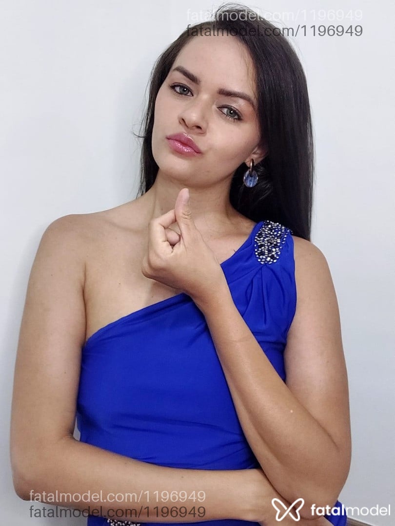 Acompanhante mulher loira (o) de olhos azuis em Virtual - YSA MODELLO