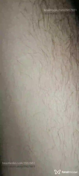 Acompanhante homem sem cabelo de olhos cinza - João Carlos