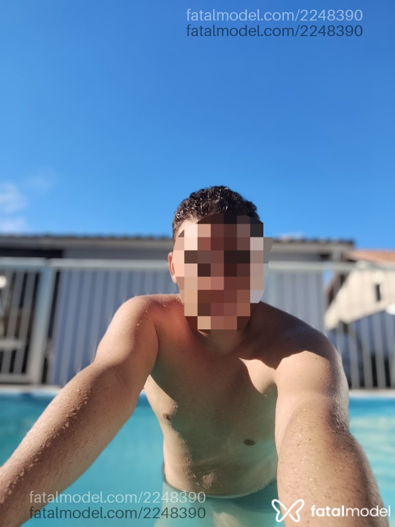Acompanhante homem com cabelo castanho de olhos verdes - Elegante Jovial Acompanhante homem com cabelo castanho de olhos verdes - Elegante Jovial
