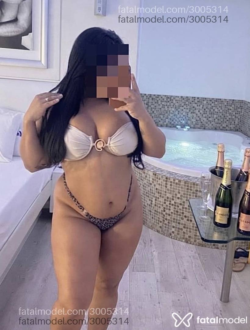 Acompanhante mulher morena (o) de olhos castanhos - Jeniffer Nunes