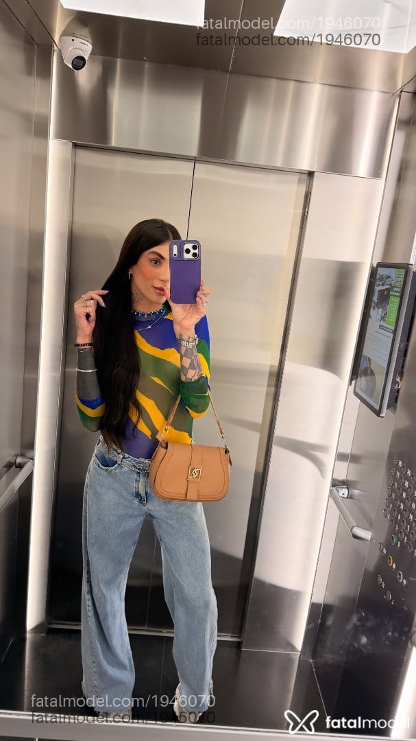 Acompanhante mulher trans com cabelo castanho de olhos castanhos em São Paulo - Gabrielly Rocha