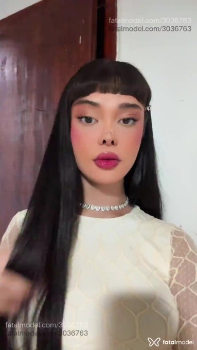 Acompanhante mulher trans com cabelo castanho de olhos castanhos em Rio de Janeiro - Melissa Closi