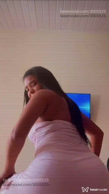 Acompanhante mulher morena (o) de olhos pretos em Armação dos Búzios - Eloah Vitória