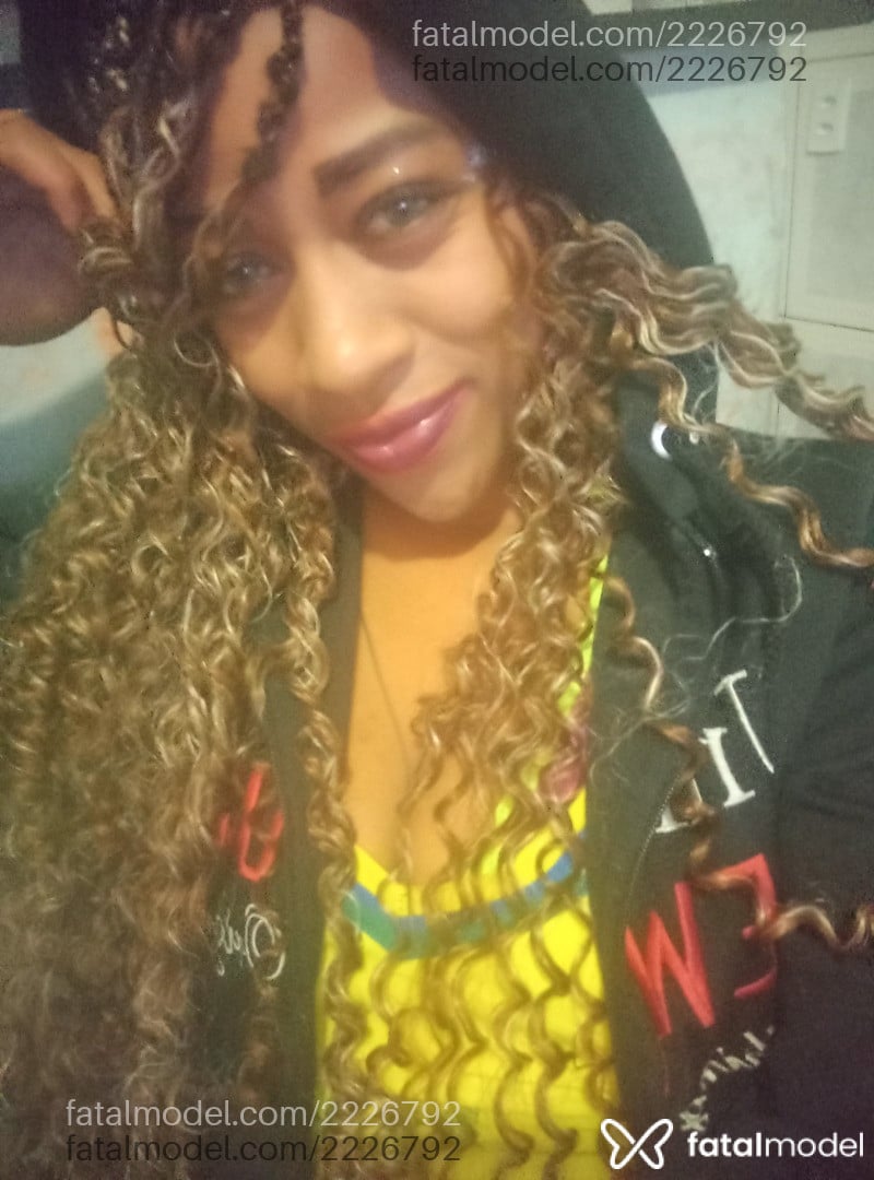 Acompanhante mulher ruiva (o) de olhos verdes - Fernanda