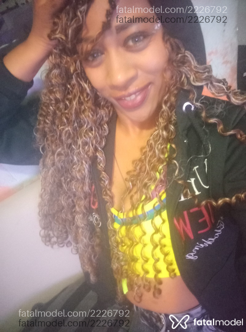 Acompanhante mulher ruiva (o) de olhos verdes - Fernanda