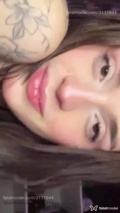 Acompanhante mulher trans com cabelo castanho de olhos mel em São Paulo Acompanhante mulher trans com cabelo castanho de olhos mel em São Paulo - Stella Raven