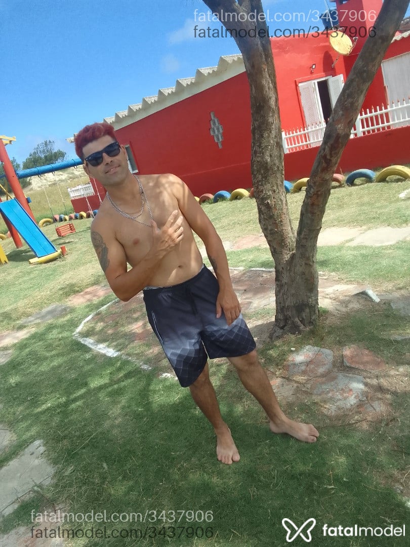 Acompanhante homem com cabelo castanho de olhos castanhos em Estância Velha - Domynyque