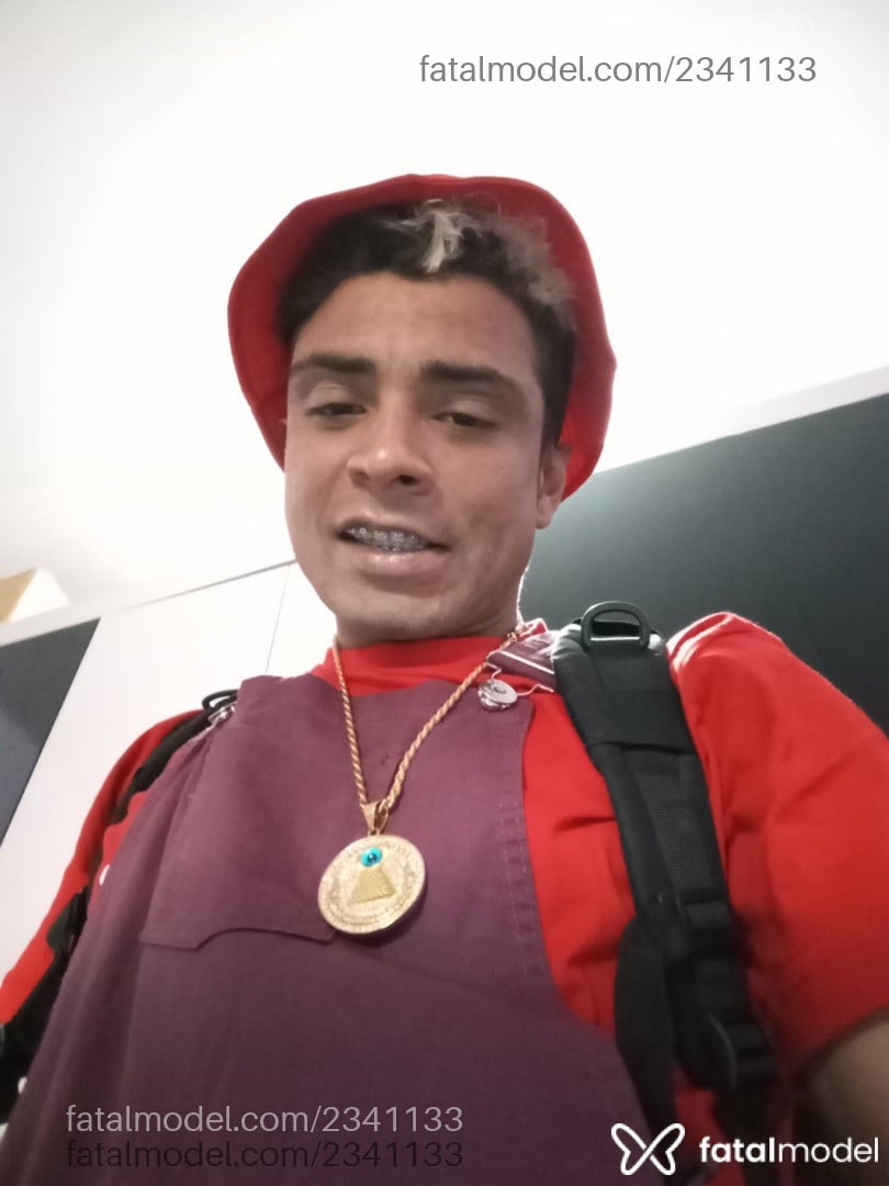 Acompanhante homem com cabelo castanho de olhos castanhos em Rio Claro - João