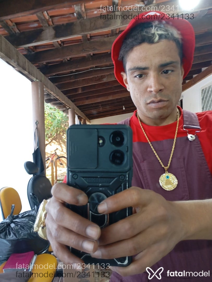 Acompanhante homem com cabelo castanho de olhos castanhos em Rio Claro - João
