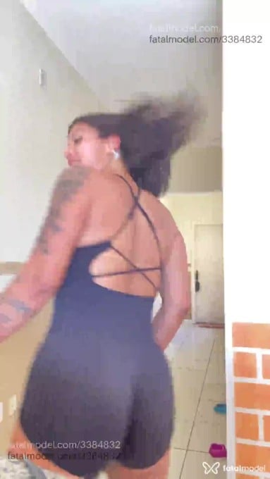 Acompanhante mulher trans morena (o) de olhos castanhos - Thaynara