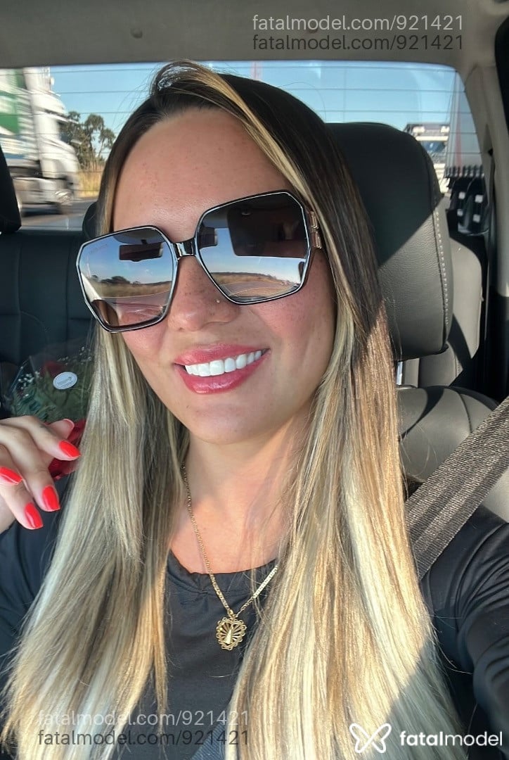Acompanhante mulher loira (o) de olhos castanhos em Limeira - Lorena