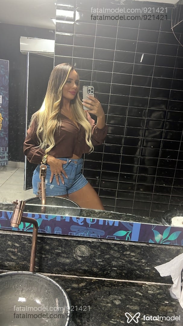 Acompanhante mulher loira (o) de olhos castanhos em Araraquara - Lorena