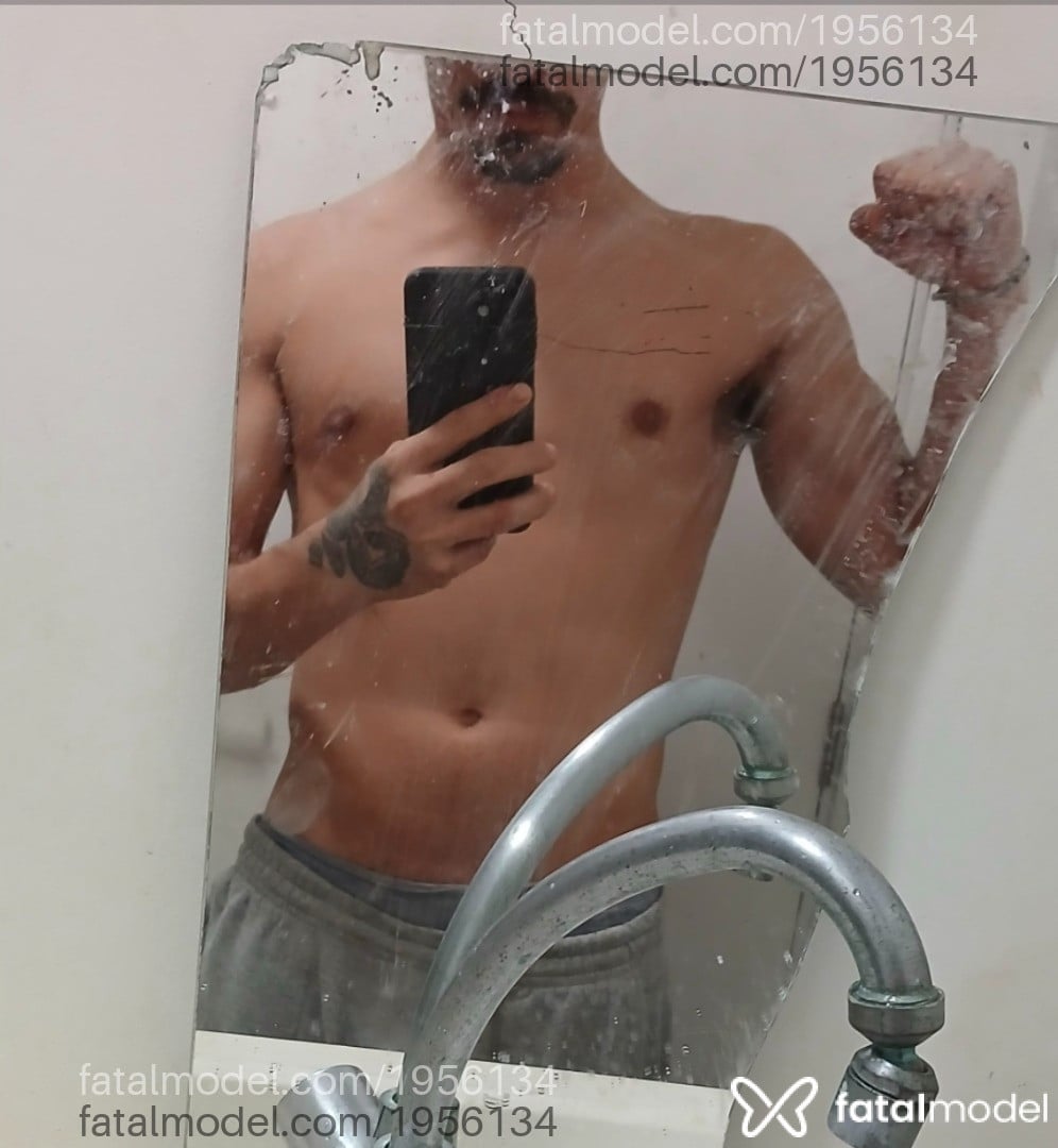 Acompanhante homem com cabelo castanho de olhos castanhos em Itajaí - Acqua Man