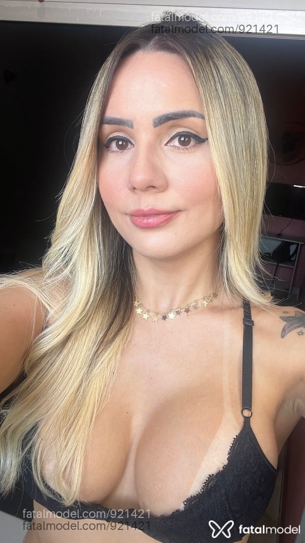 Acompanhante mulher loira (o) de olhos castanhos em Araraquara - Lorena