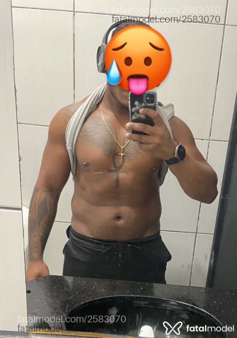 Acompanhante homem morena (o) de olhos pretos em Florianópolis Acompanhante homem morena (o) de olhos pretos em Florianópolis - Silva