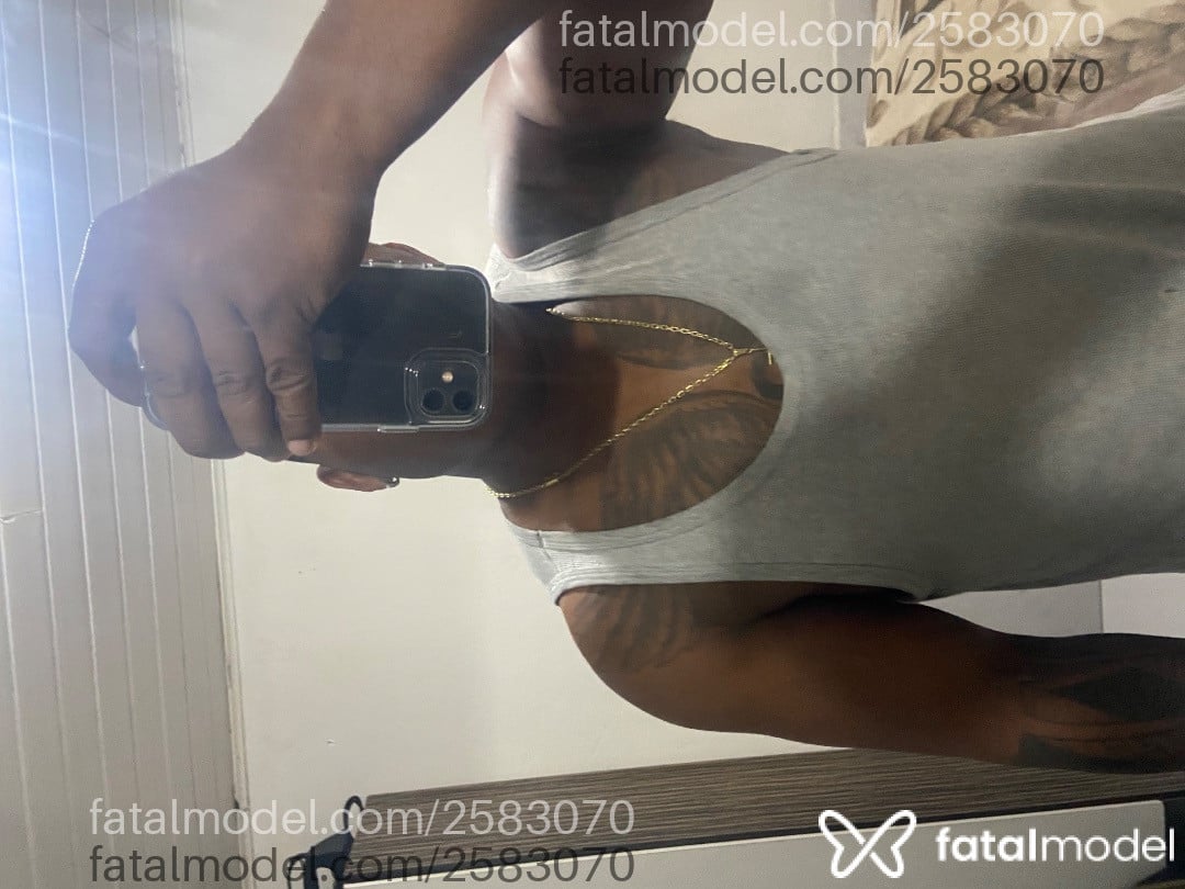Acompanhante homem morena (o) de olhos pretos em Florianópolis Acompanhante homem morena (o) de olhos pretos em Florianópolis - Silva